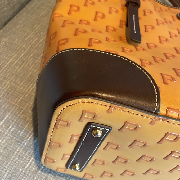 Dooney & Bourke Pittsburgh Pirates purse - Picture 6 of 12